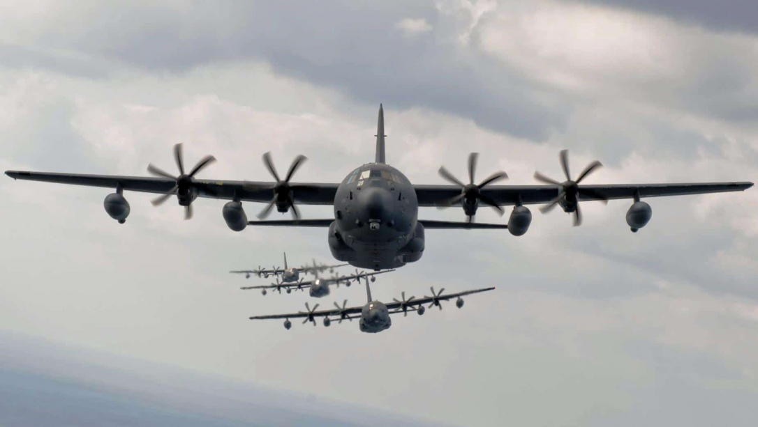 В Баку и Ереван прилетели 20 военных самолётов США перед визитом Вэнса