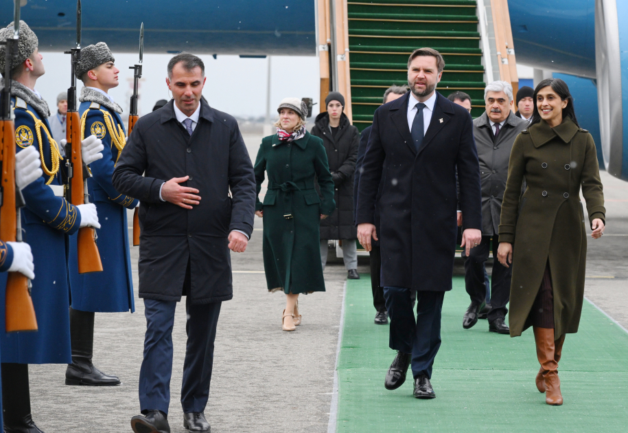 Вэнс прибыл в Баку