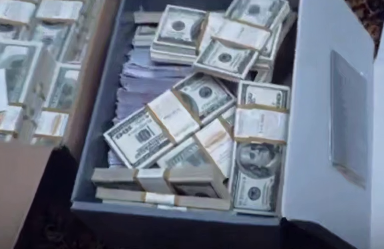 У Рамиза Мехтиева нашли миллионы манатов