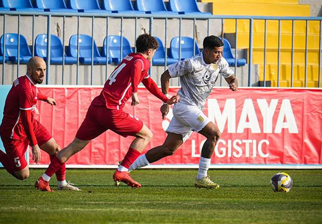 Футболисты "Нефтчи" разгромили "Араз-Нахчыван" 5 Футболисты "Нефтчи" разгромили "Араз-Нахчыван"