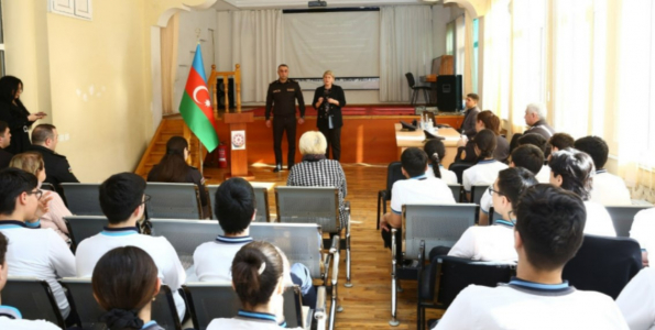 Спасатели учат граждан действовать в чрезвычайных ситуациях