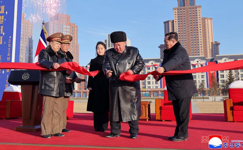 Ким Чен Ын открыл улицу в Пхеньяне в честь погибших в России военных