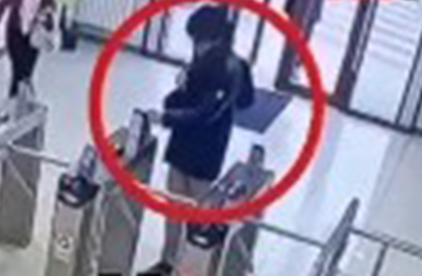 Появились кадры, как ученик зашел в лицей İdrak перед стрельбой