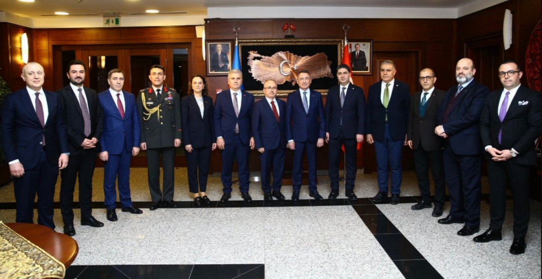 Фуат Октай прибыл в Азербайджан