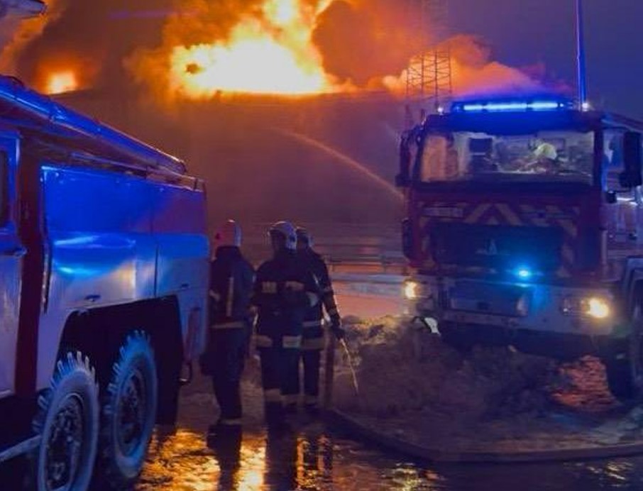 Украина приостановила транзит российской нефти после удара Москвы