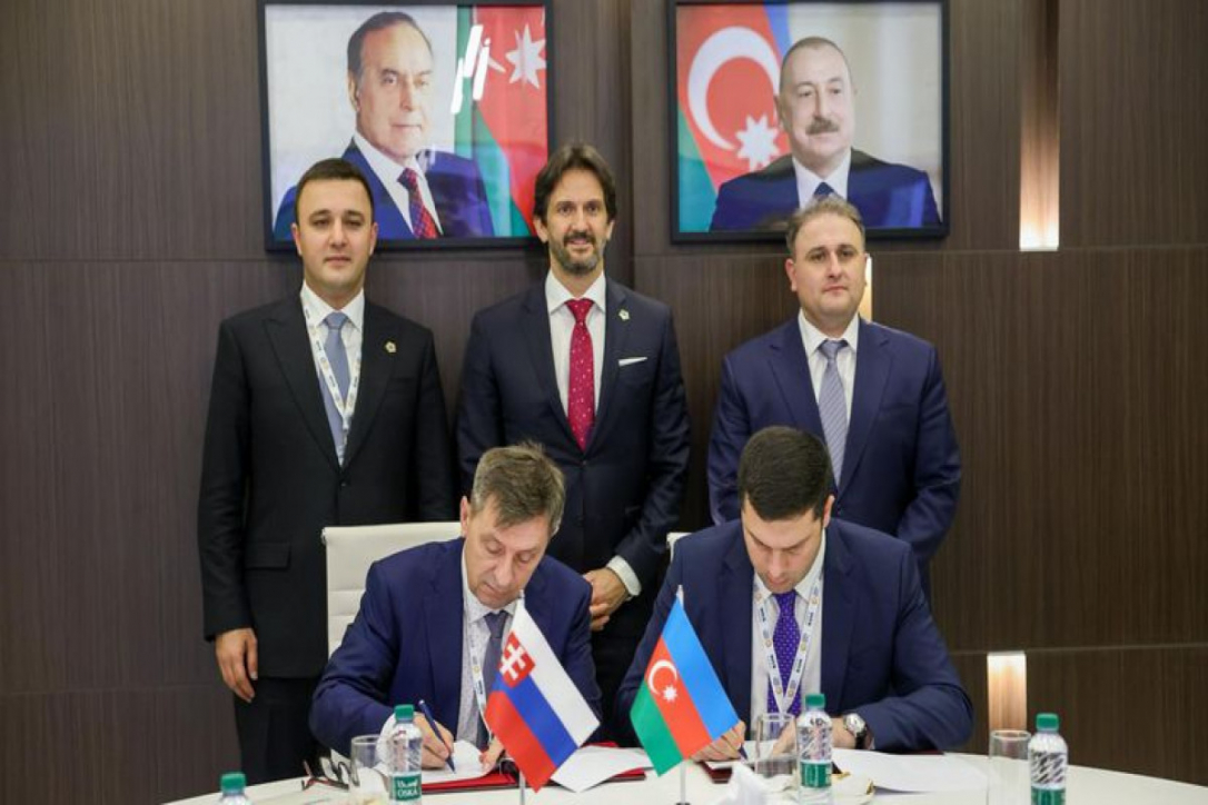 Азербайджан и Словакия подписали крупный оружейный контракт