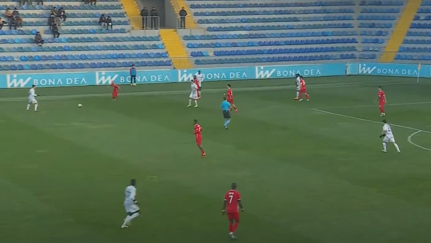 Футболисты "Нефтчи" разгромили "Араз-Нахчыван" 4 Футболисты "Нефтчи" разгромили "Араз-Нахчыван"