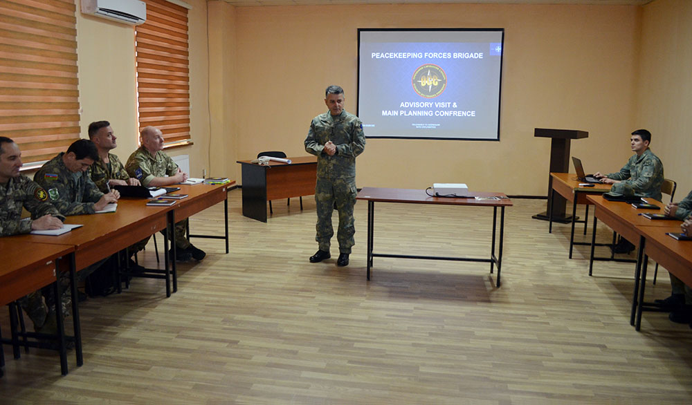 В Баку проходит консультативная встреча с делегацией НАТО 2 В Баку проходит консультативная встреча с делегацией НАТО