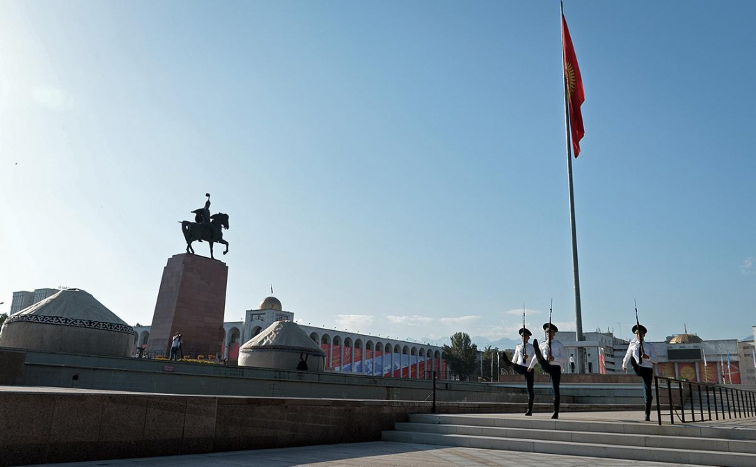 Новые громкие задержания в Кыргызстане: ряду чиновников закрыли выезд из страны