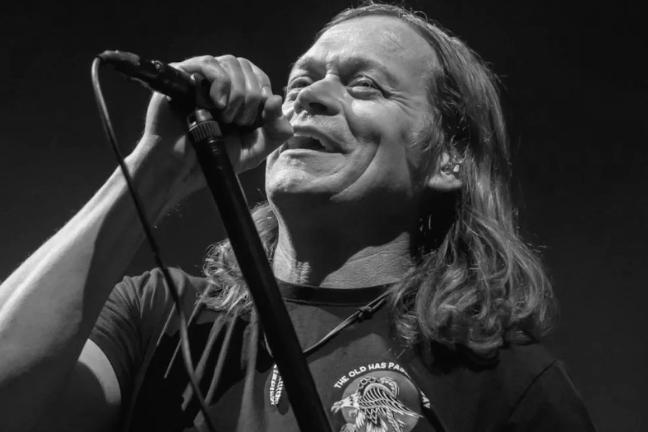 Умер вокалист культовой рок-группы