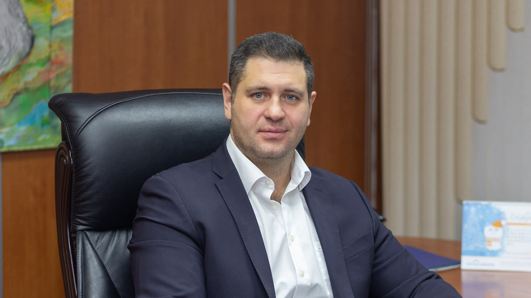 Топ-менеджер «Газпром нефти» задержан по делу о миллионных взятках