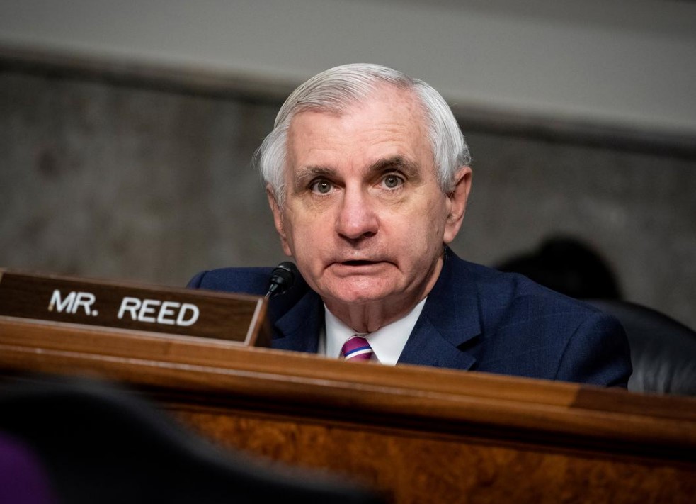 Сенатор обвинил Трампа в сокрытии планов по Ирану