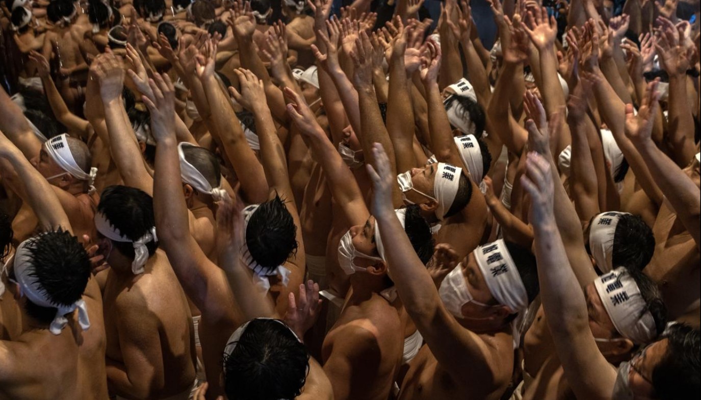 «Фестиваль обнаженных» в Японии обернулся давкой, есть пострадавшие