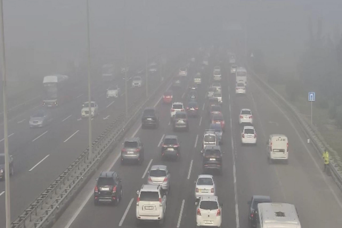 В Баку приняты меры из-за тумана, дорожная полиция обратилась к водителям и пешеходам