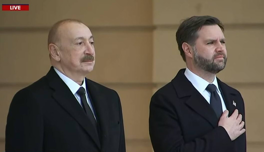 Алиев и Вэнс начали переговоры