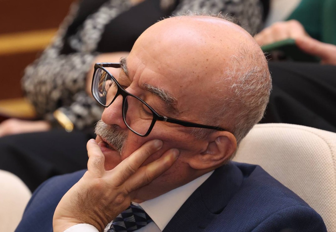 Учёные НАНА заснули прямо на заседании