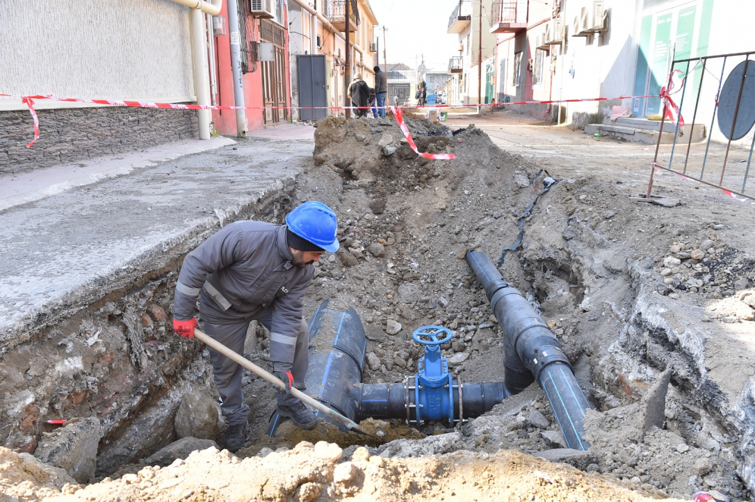 Изменено расположение водопровода, проходившего под домами в Хатаинском районе
