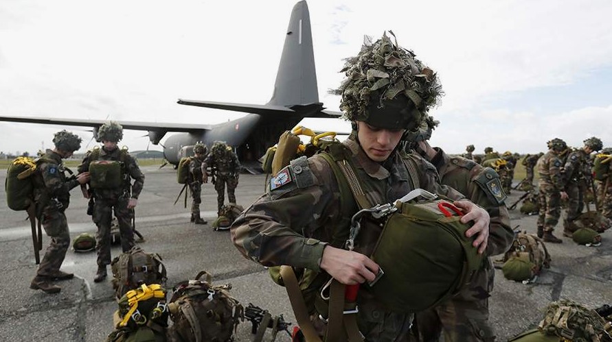 СМИ: Десантники Британии и Франции готовятся к переброске в Украину