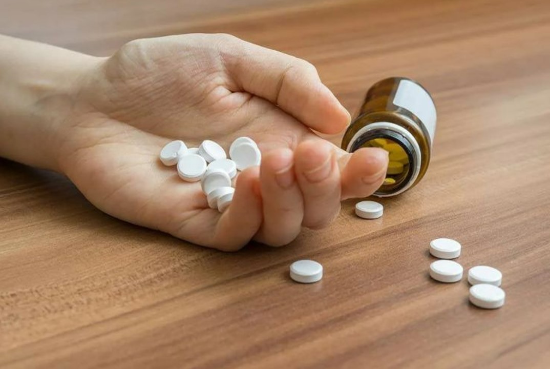 Мужчина в Баку умер от лекарственного отравления