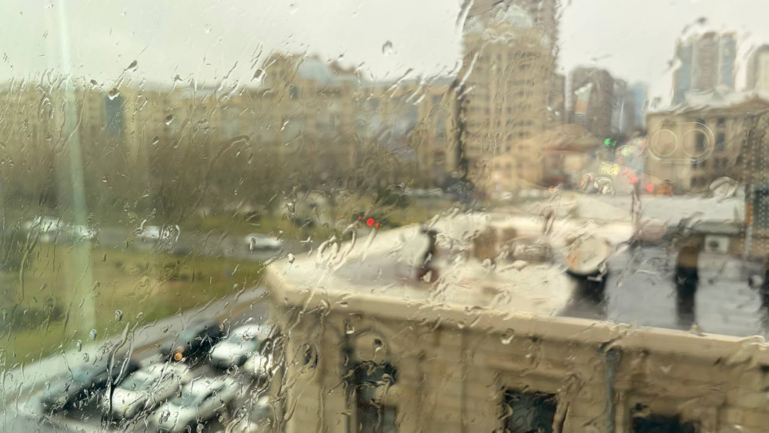 Непогода набирает силу: ветер до 28 м/с и снег