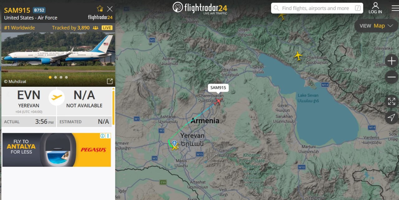 Вэнс вылетел из Еревана в Баку