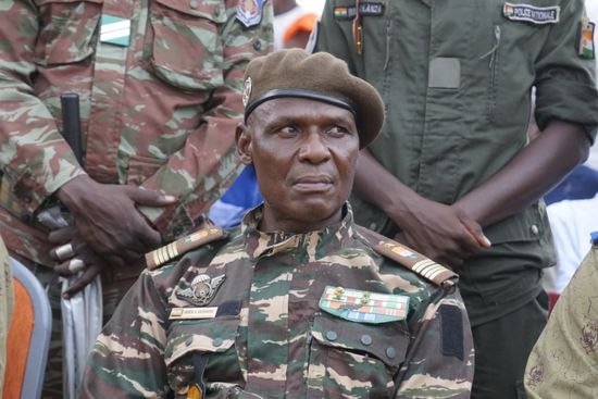 Нигер собрался воевать с Францией