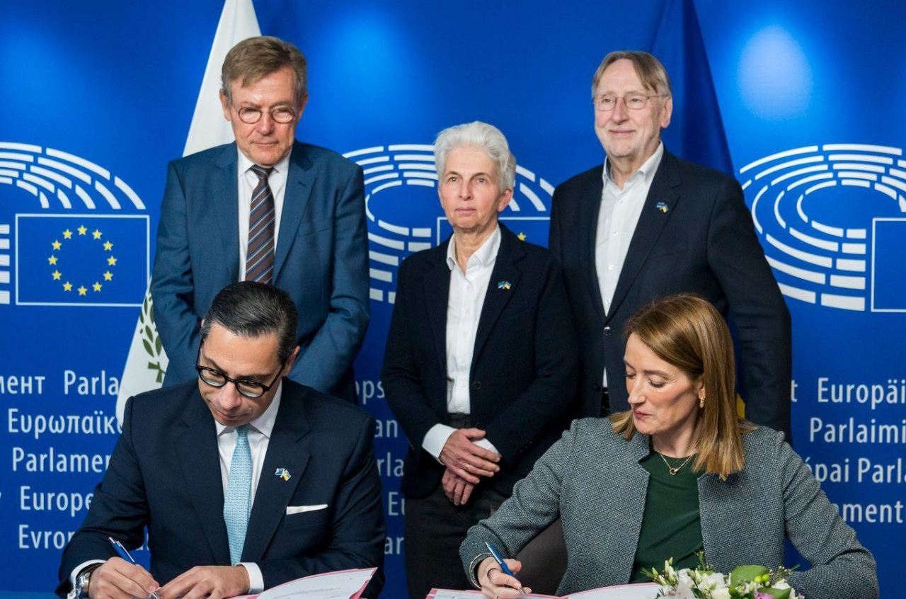 ЕС подписал документ о кредите Украине на 90 млрд евро