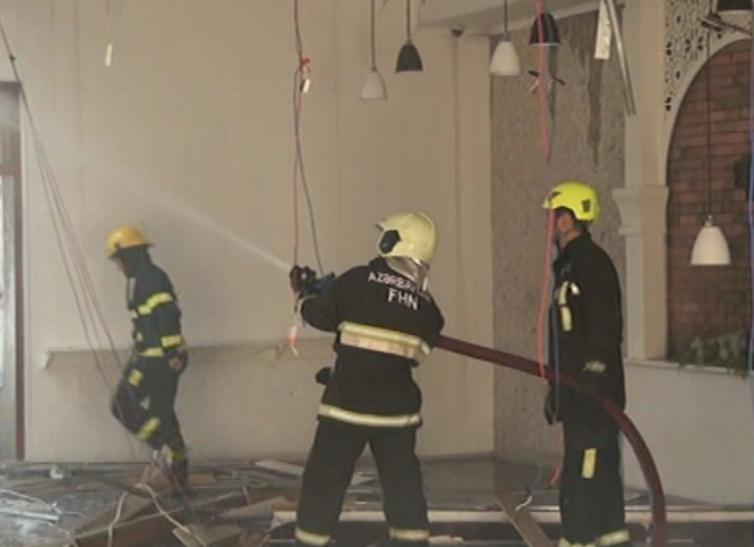 Пожарным удалось потушить возгорание в новостройке на проспекте Бабека