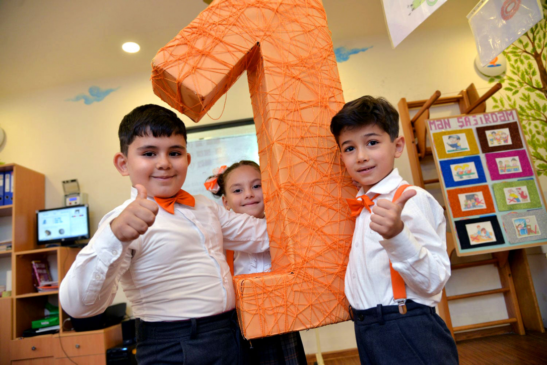 Стали известны школы Баку, где действует приоритет при зачислении в первый класс