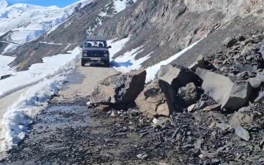На дороге в село Хыналыг произошел обвал