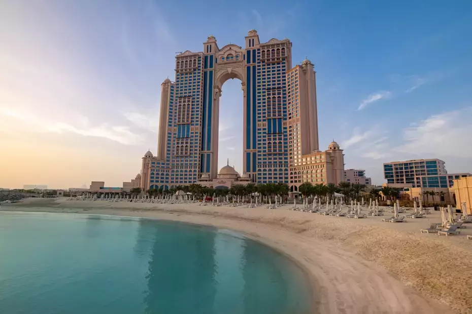 Власти ОАЭ взяли на себя расходы на размещение застрявших в стране туристов