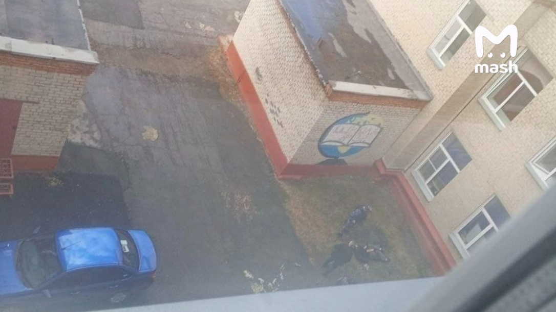 В Челябинске девятиклассник открыл стрельбу из арбалета в школе