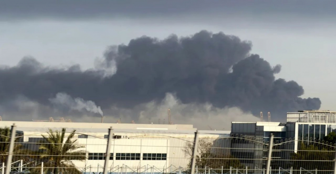 Крупнейший порт Дубая приостановил операции из-за напряженной ситуации