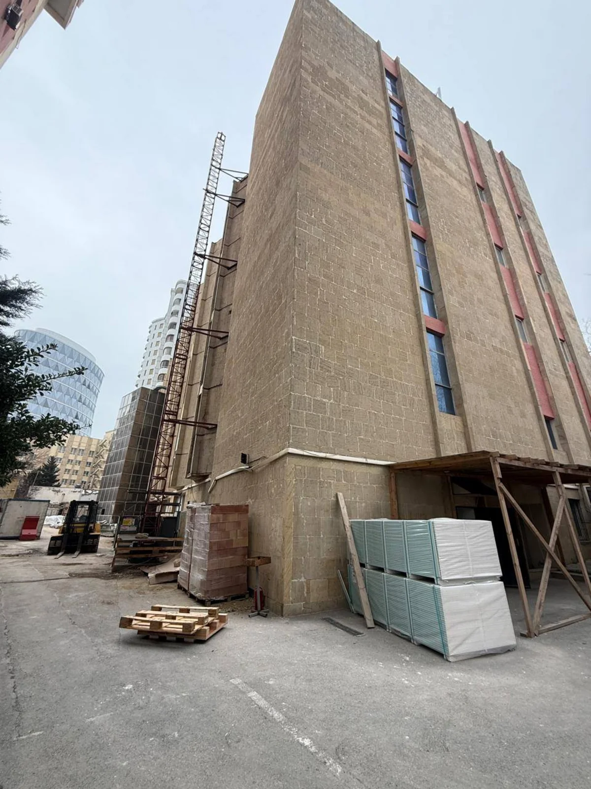 Предотвращены незаконные ремонтные работы в историческом памятнике в Баку