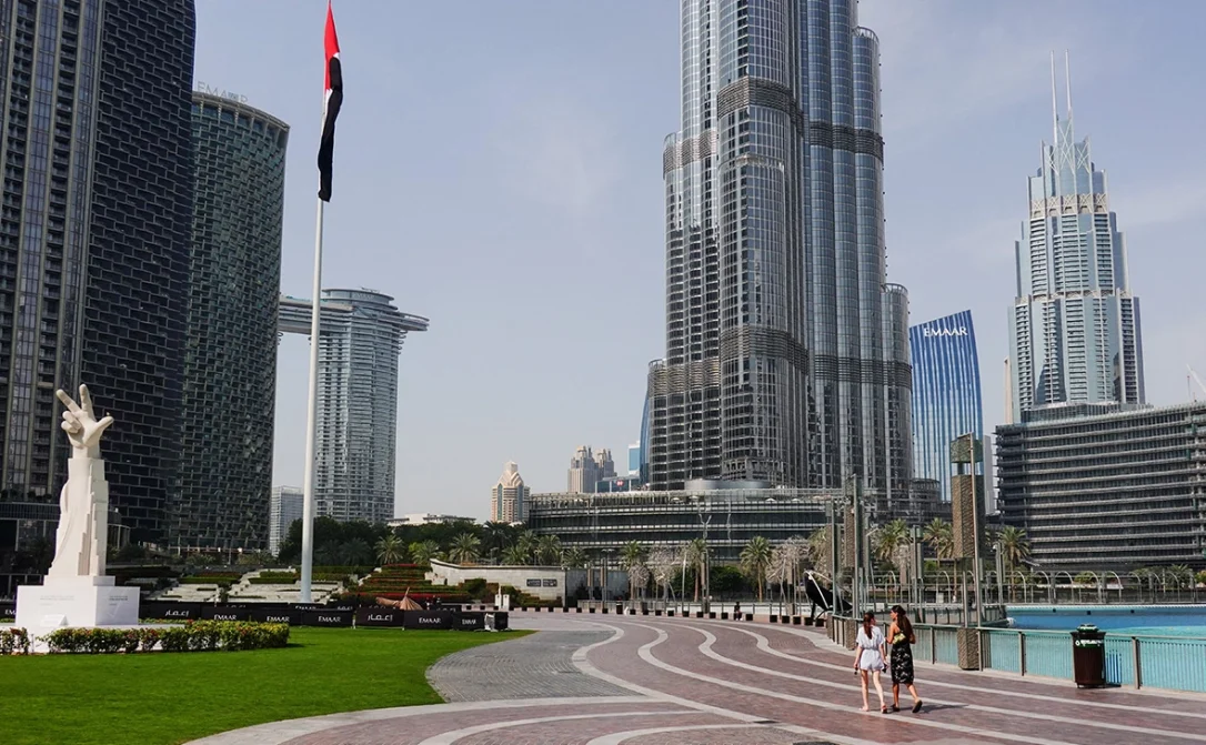 В Дубае иранский беспилотник попал в небоскреб