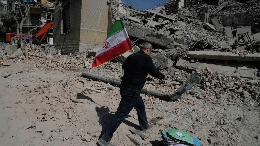 Fars: Иранский Кум атакован, погибли шесть человек