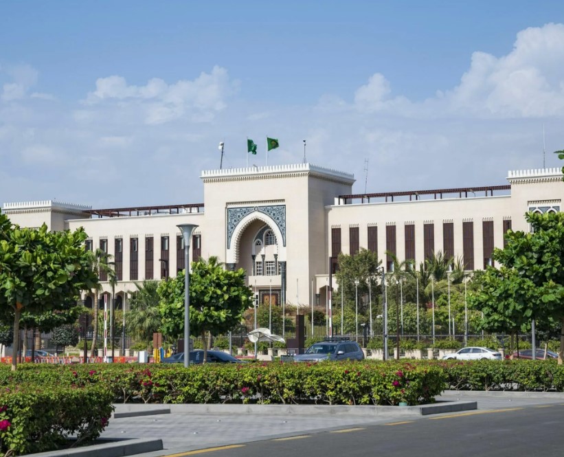 МИД Саудовской Аравии упростит въезд для иностранцев на фоне кризиса 2 МИД Саудовской Аравии упростит въезд для иностранцев на фоне кризиса