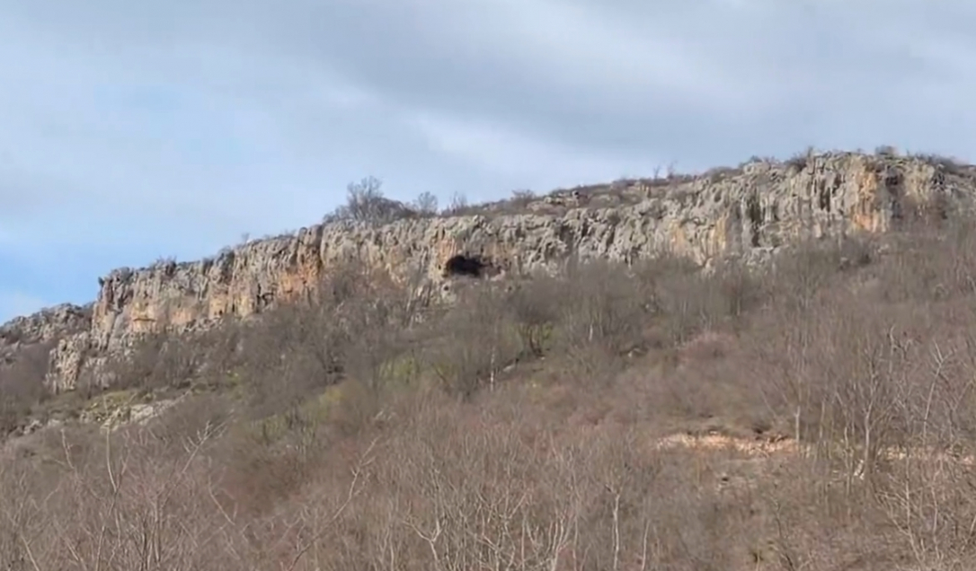 Хикмет Гаджиев показал кадры из Азыхской пещеры