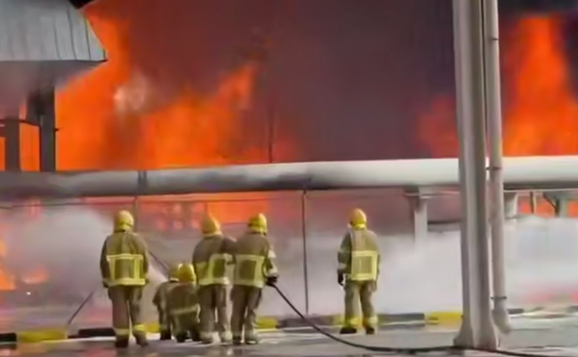 Пожар и разрушения в аэропорту Кувейта