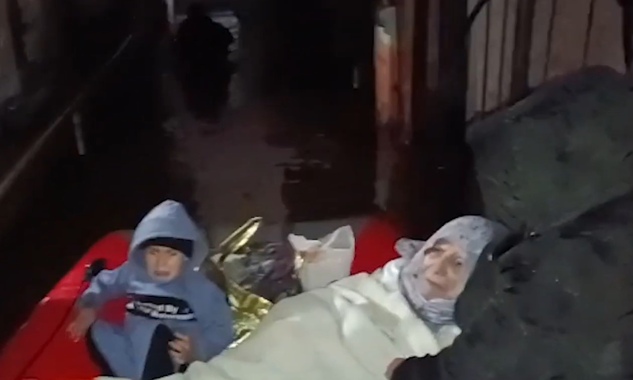 Ливни накрыли Баку: МЧС срочно эвакуирует людей, спасены более 110 человек