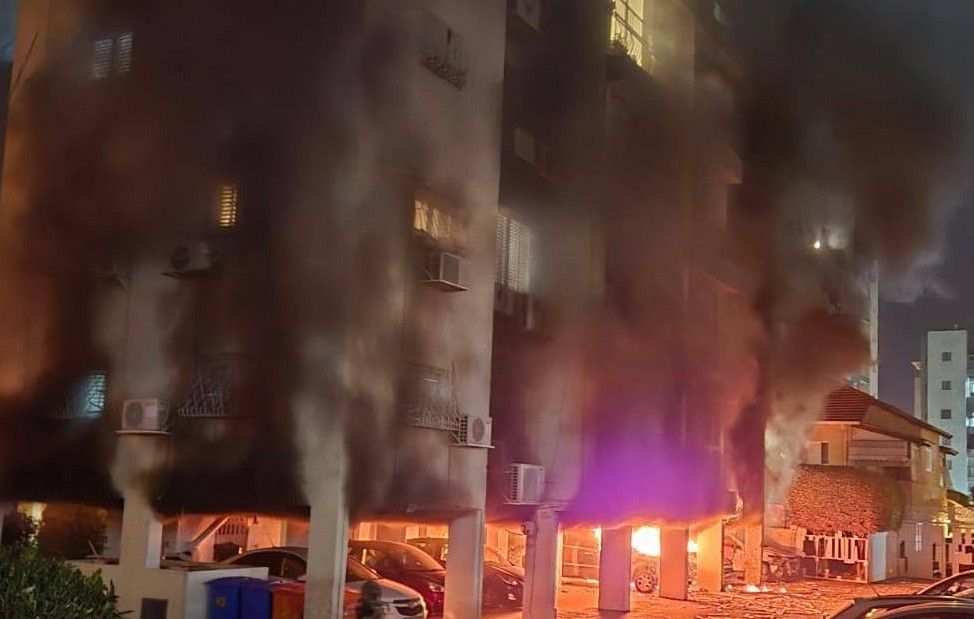 Пезешкиан пообещал месть: Иран ударил по Израилю и атаковал Дубай