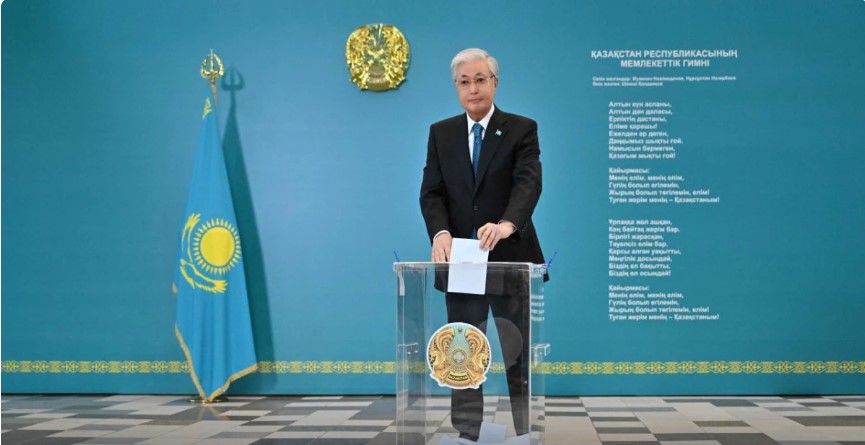 Казахстанцы решают судьбу новой Конституции