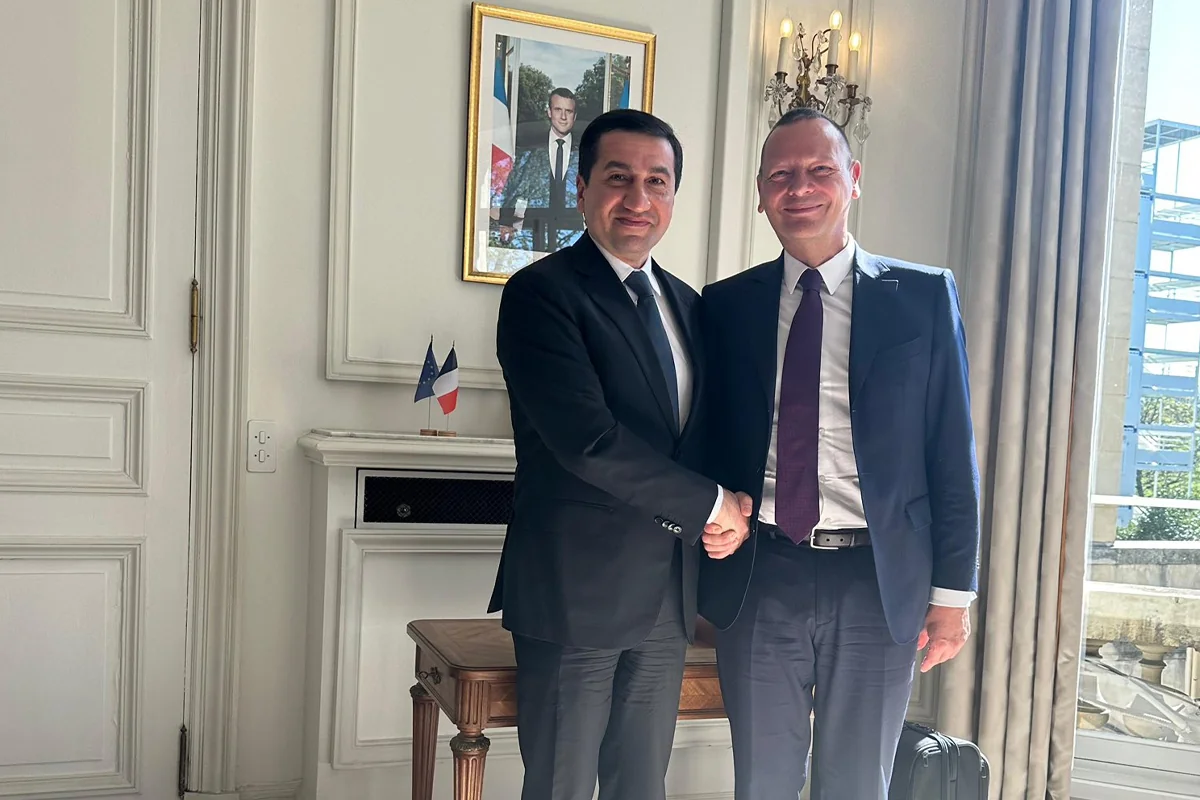 Хикмет Гаджиев провел политические обсуждения с советником Макрона