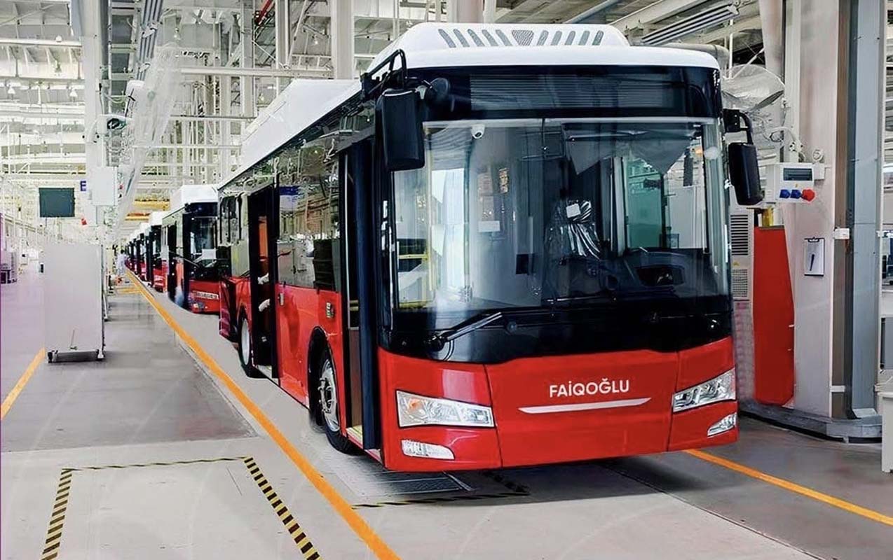 В Баку один из автобусных маршрутов перешел на безналичную оплату