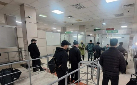 Иностранцы продолжают покидать Иран