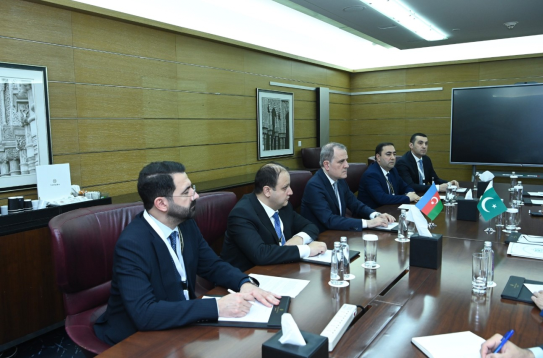 Главы МИД Азербайджана и Пакистана обсудили перспективы сотрудничества