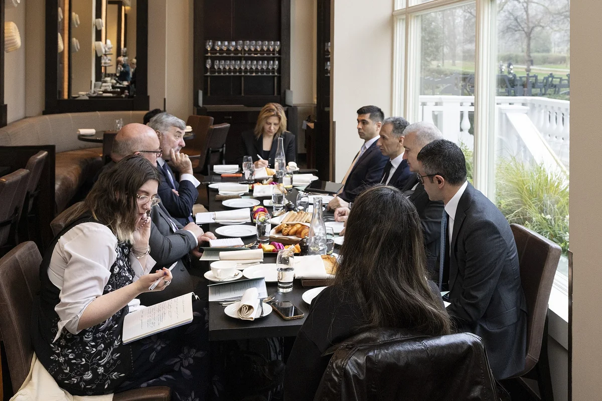 Азербайджан и Британия обсудили сотрудничество в сфере ИИ