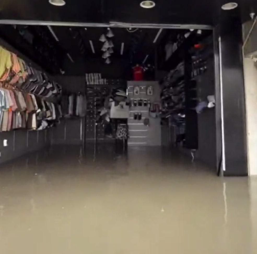 Мощные ливни накрыли ОАЭ