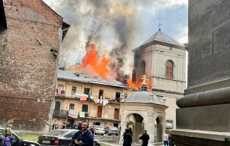 Россия ударила по центру Львова