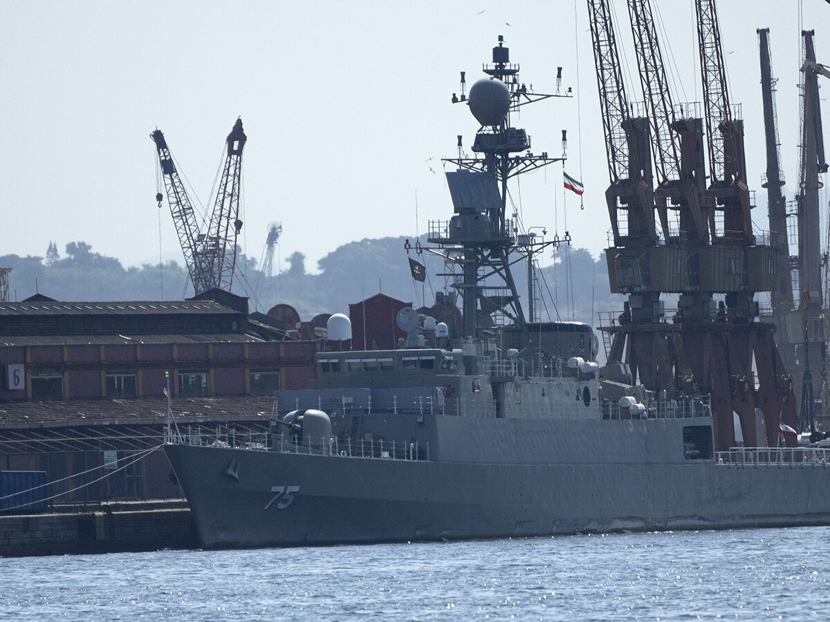 У берегов Шри-Ланки найдены 80 тел с затонувшего иранского фрегата 1 У берегов Шри-Ланки найдены 80 тел с затонувшего иранского фрегата